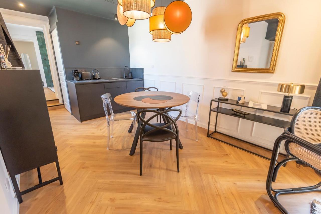 Le Cosy Chic . Proche Gare . Centre-Ville Macon . Neuf . Climatisation . Design . Wifi . Buitenkant foto